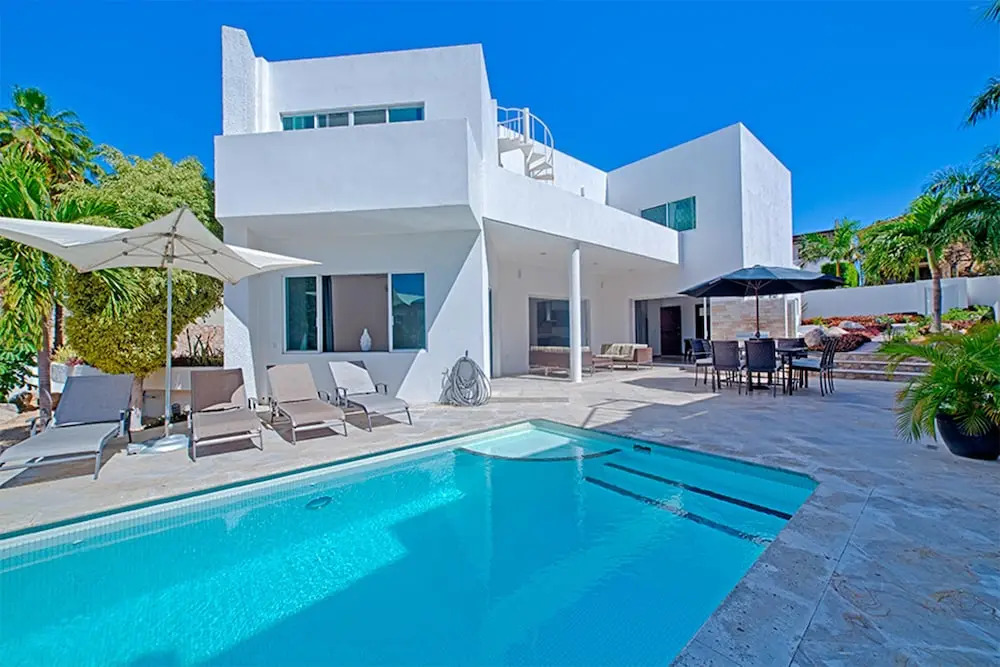 Walk to Cabo Bella beach 3BR Gem: Casa Angelina