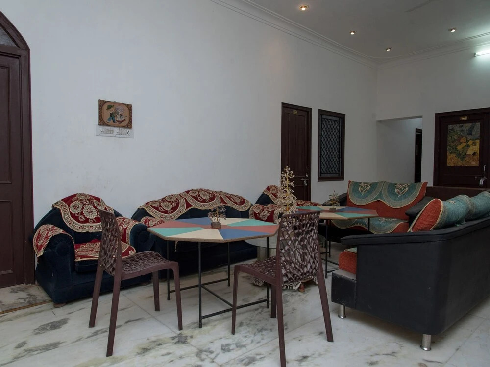 OYO 16825 Home Cozy Green View Stay Goverdhan Villas