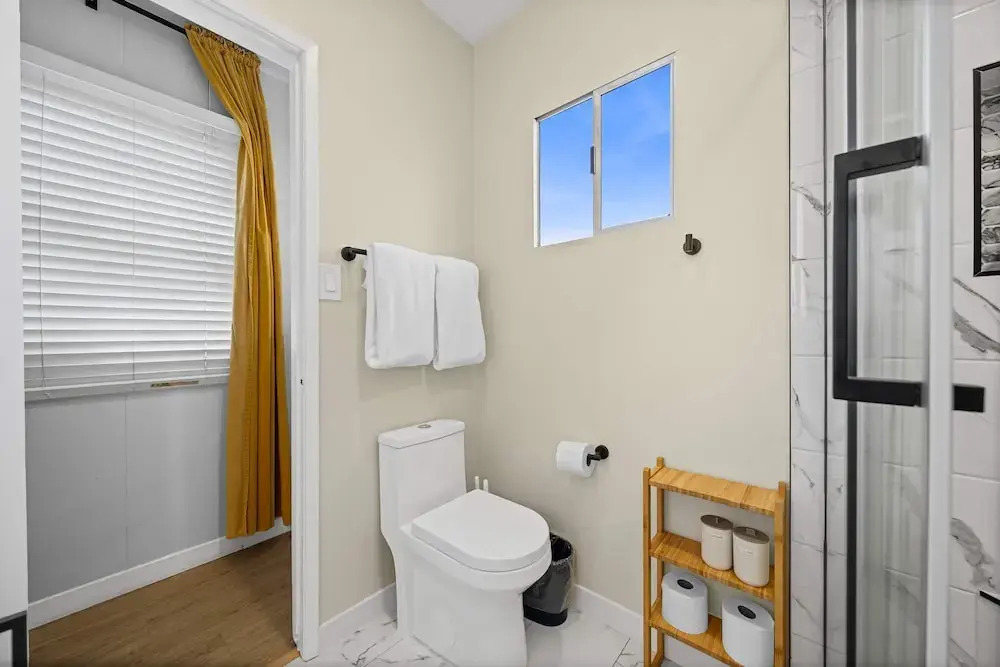 Live Like a Local - Studio With Huge Backyard