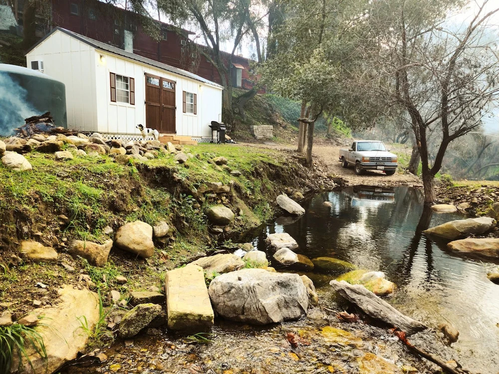 Genass Sierra Inn & Restaurant