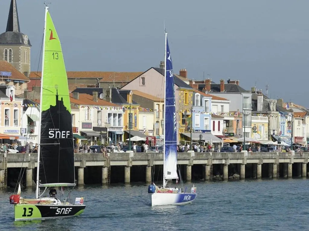 Maison de pêcheur typique à 400m du quai, proche plage, animaux bienvenus, WiFi en option - FR-1-92-671