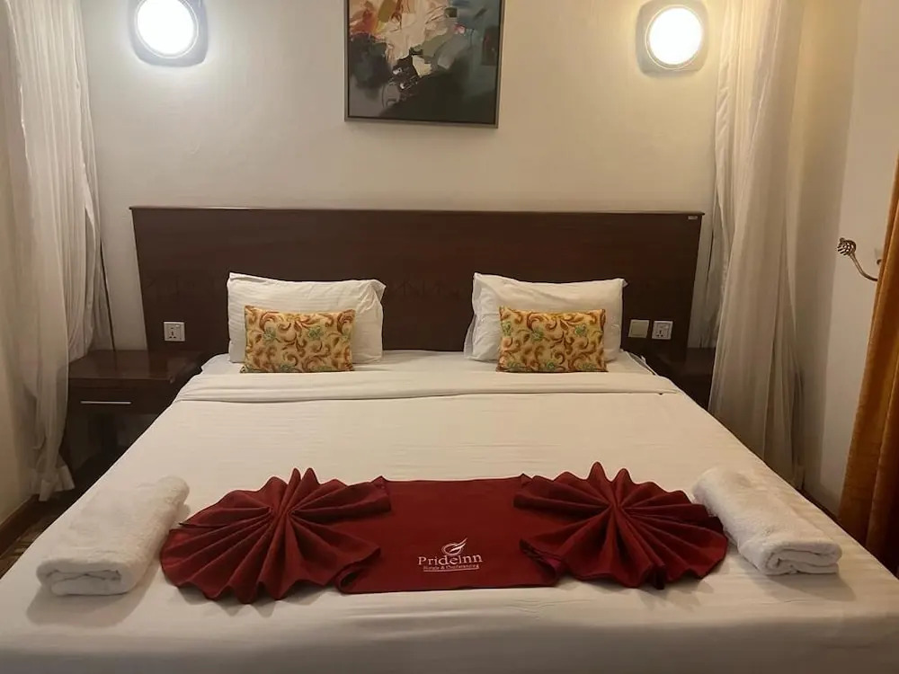 Lux Suites Lantana Executive Apartments
