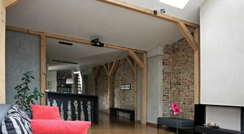 Spacious loft in Art Nouveau area