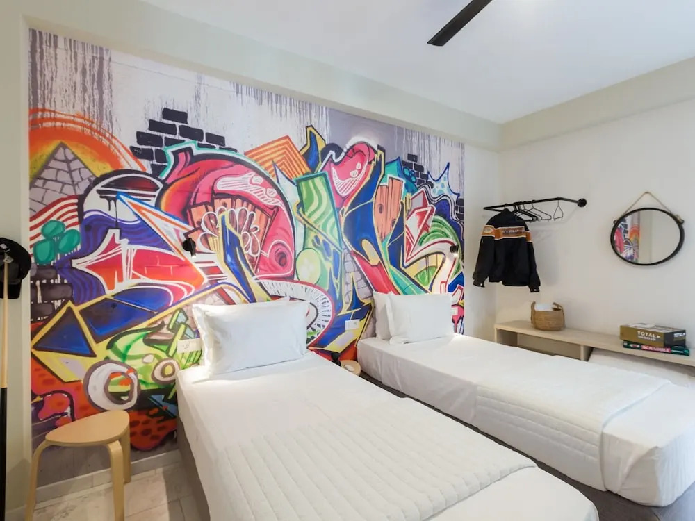 Luxury Villa With Private Heated Pool, Childrens Fenced Area, Near the Beach & the Town