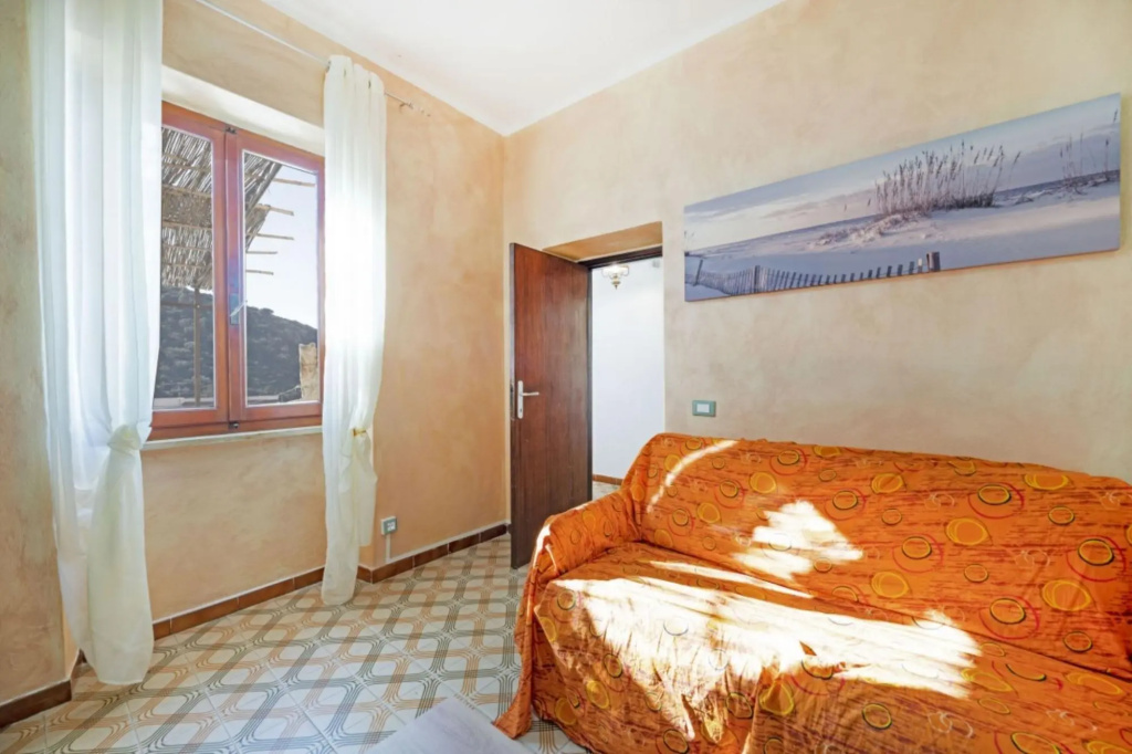 Small Villa La Scogliera del Calello with sea view in the center of the village of Pomonte, 500 mete-LA SCOGLIERA DEL CALELLO