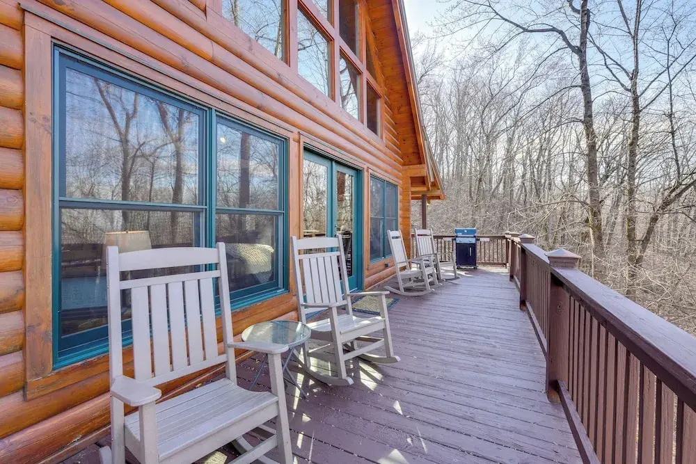 Luxe Mtn-view Cabin w/ Resort Perks in Jasper!