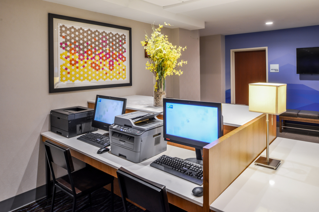 Holiday Inn Express Hotel & Suites Clifton Park by IHG