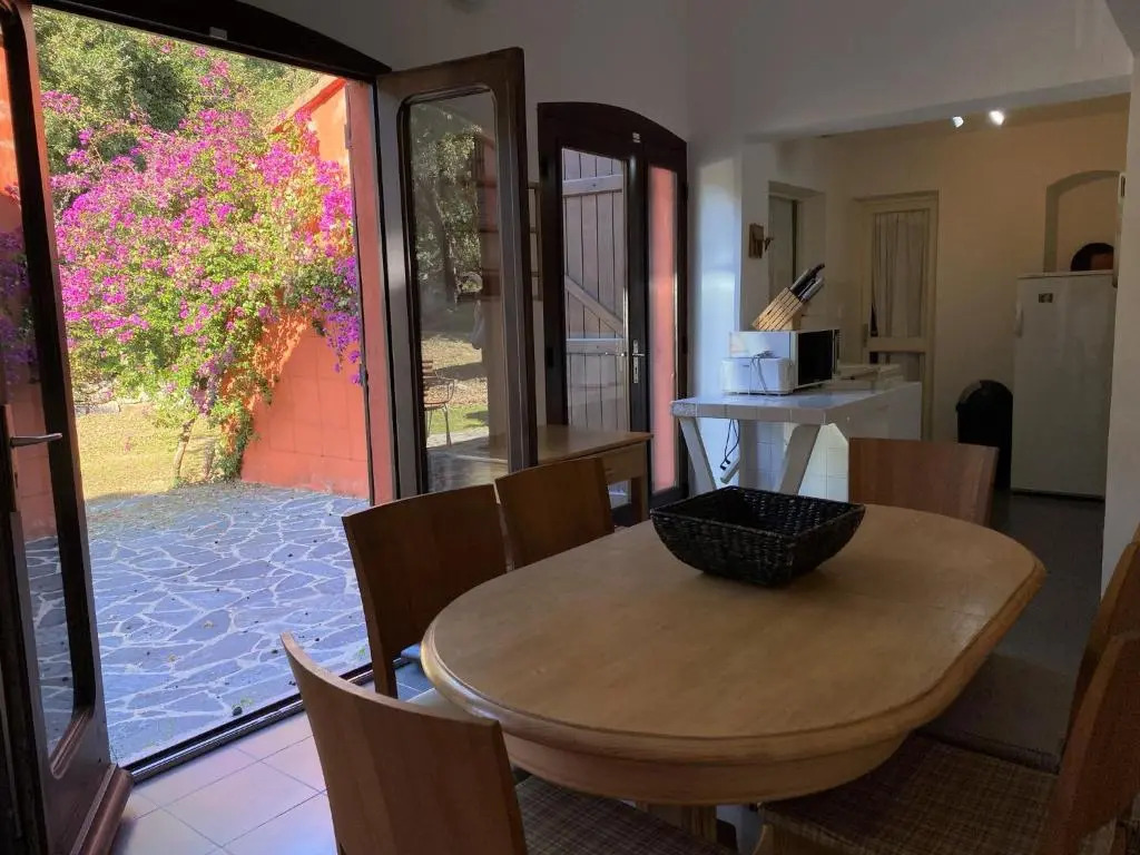 Belle villa traditionnelle vue mer avec piscine à 1,5 km de la plage de Pinarello