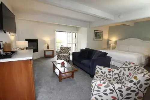 Lobos Lodge