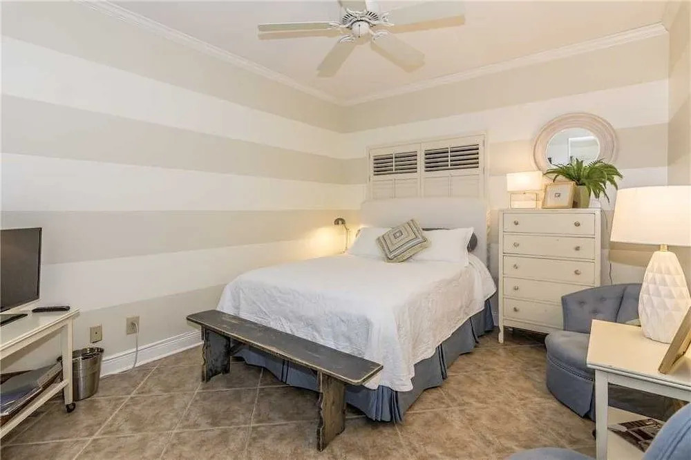 Romar 103A - 3 Br condo by RedAwning