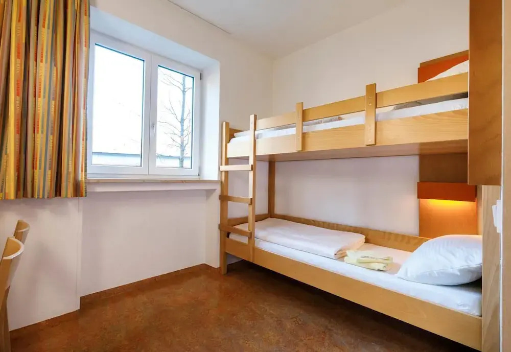 DJH Garmisch- Partenkirchen - Hostel