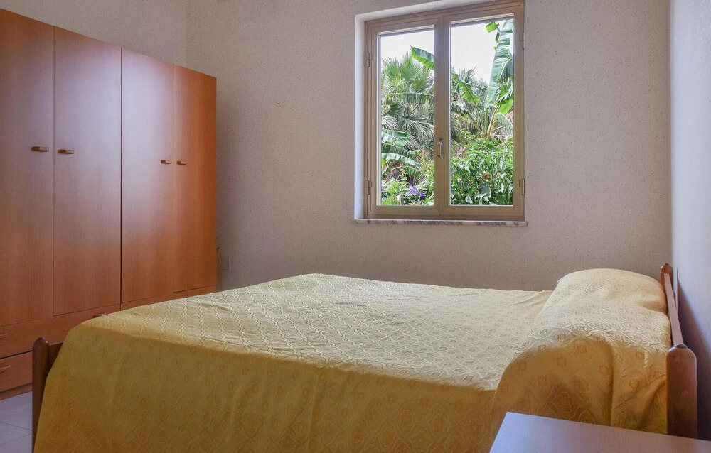 Amazing Apartment in Porto Salvo With 2 Bedrooms