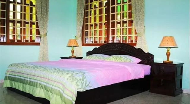 Queen Na Guest House