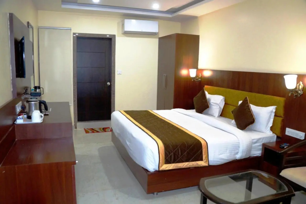 HOTEL SHIVOY GRAND