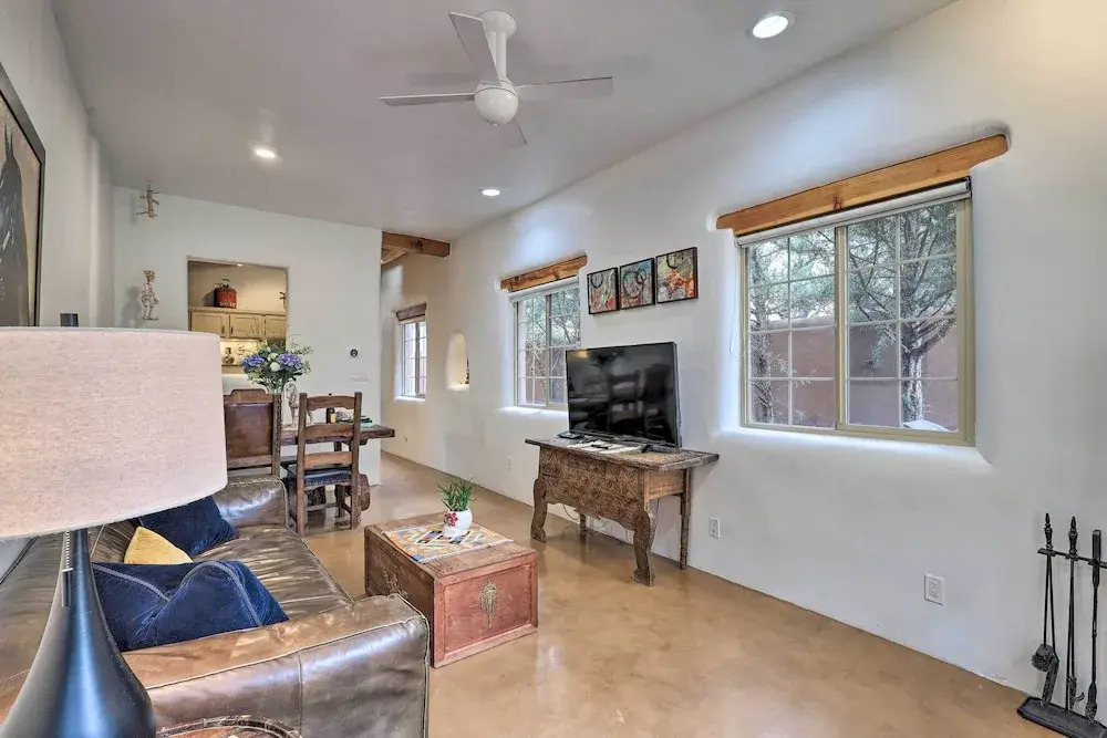 Historic Railyard Bungalow - Walkable Location!