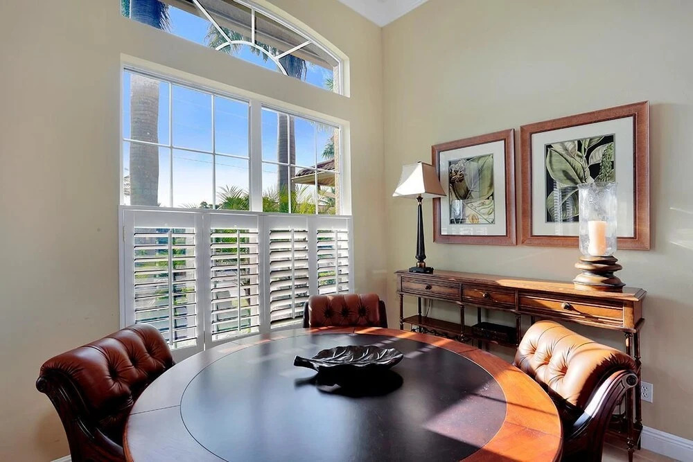 COPPER20 5 Bedroom Holiday Home by Marco Naples Vacation Homes