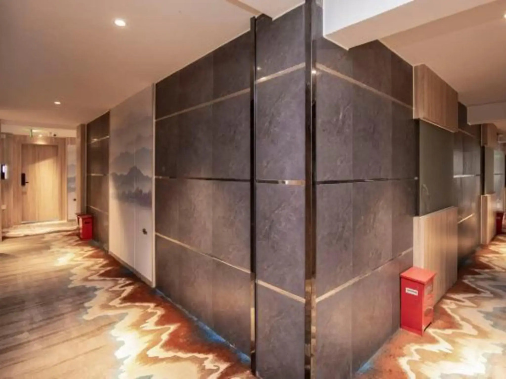 Qingmu Hotel (Nanjing Jiangning Wanda XinTing Road Subway Station)