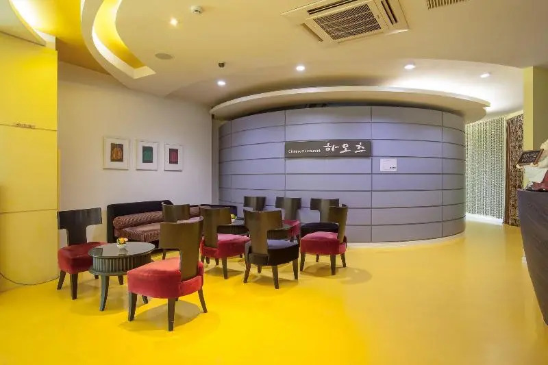 Pinebeach Hotel