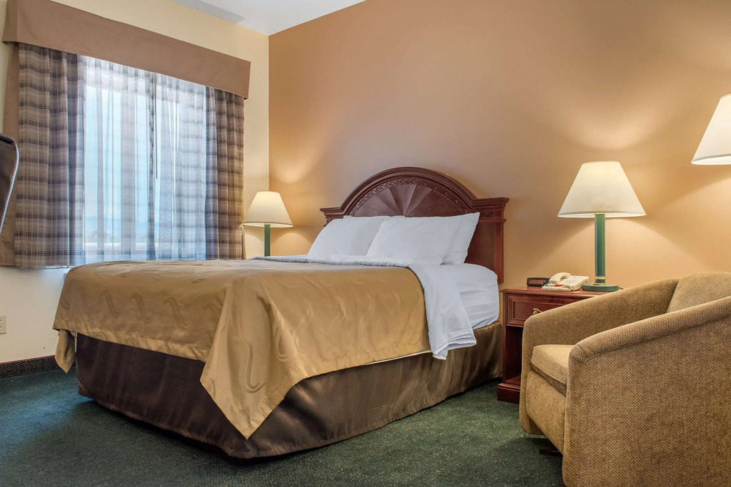 Helena Inn - Airport