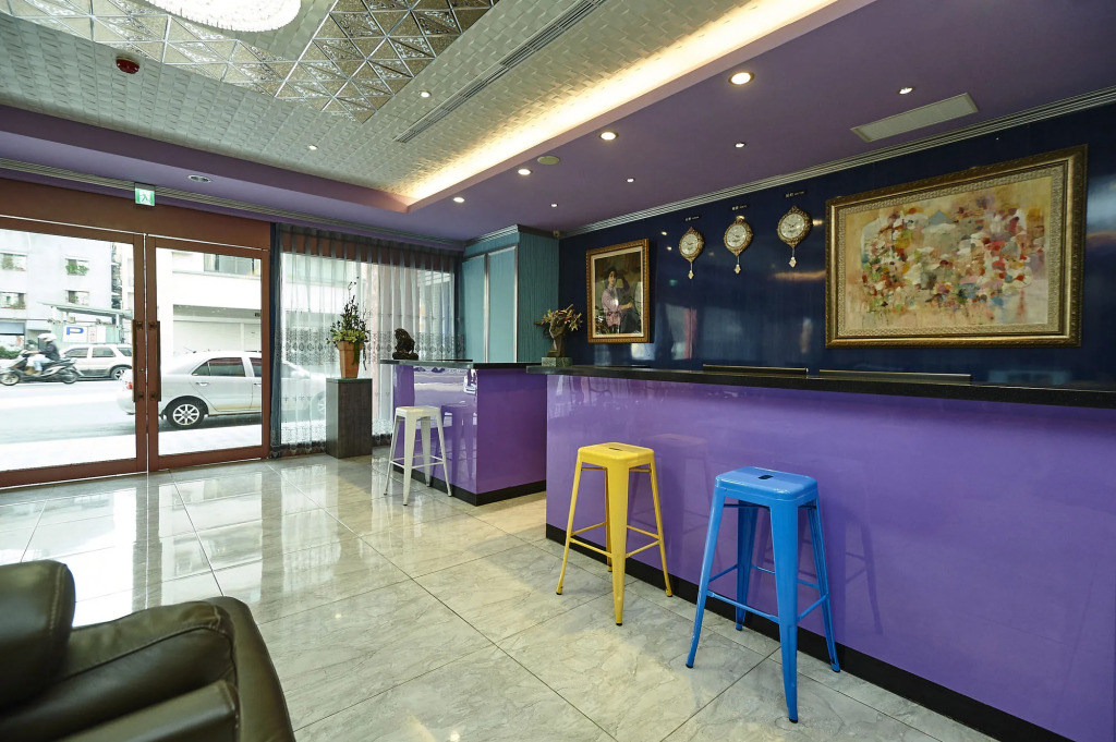 Lily Hotel