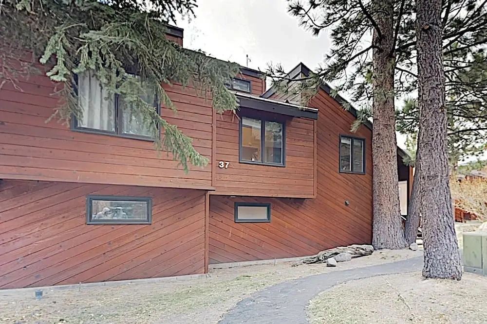 Remodeled Retreat w/ Spa & Pool, Near Eagle Lodge condo