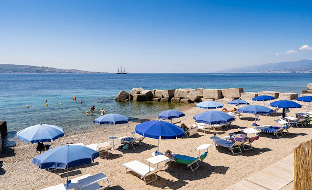 Capo Peloro Hotel