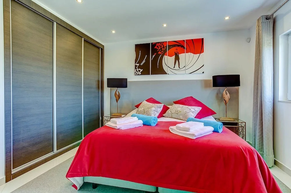 Villa Goldeneye - Luxury 6 Bedroom Villa