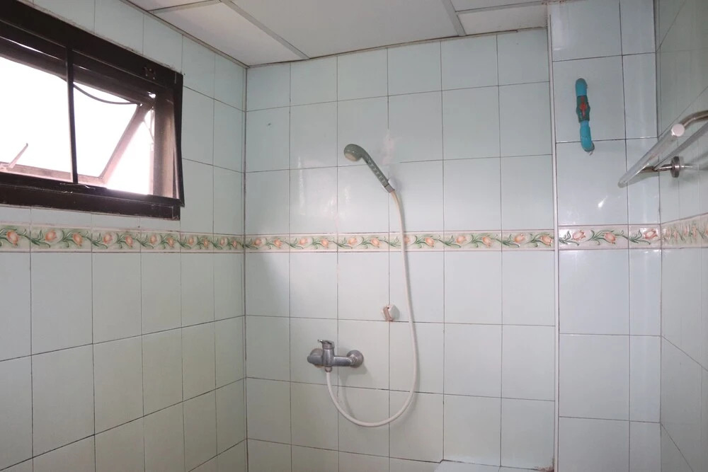 Tipsiri Place by OYO Rooms