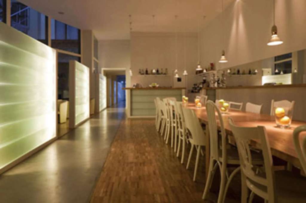 Hotel 38