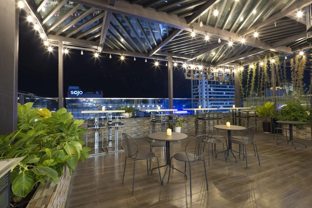 Diamond Luxury Hotel