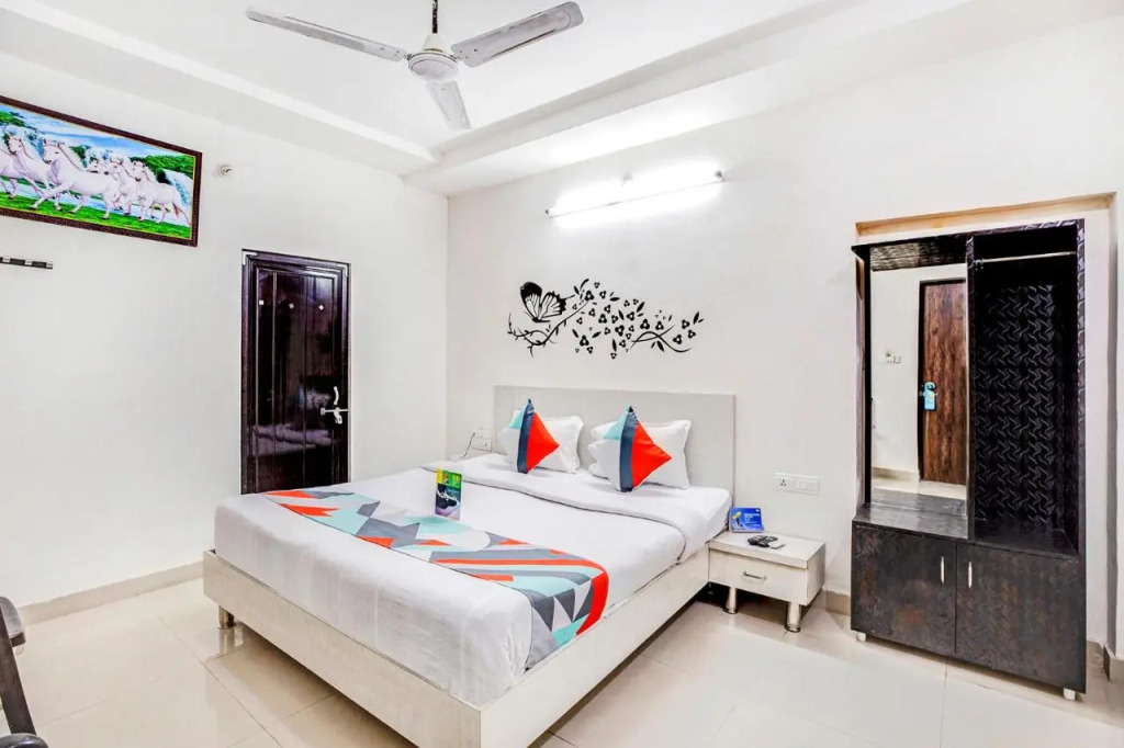 FabHotel Himanshi