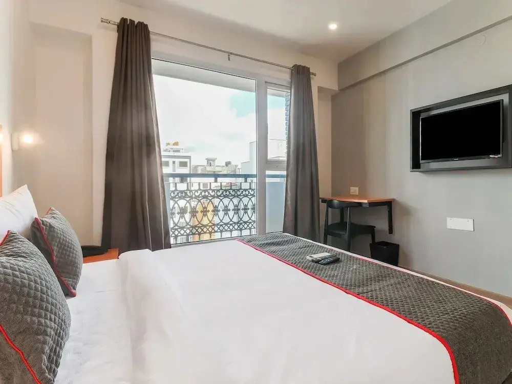 Sumithra Inn by OYO Rooms