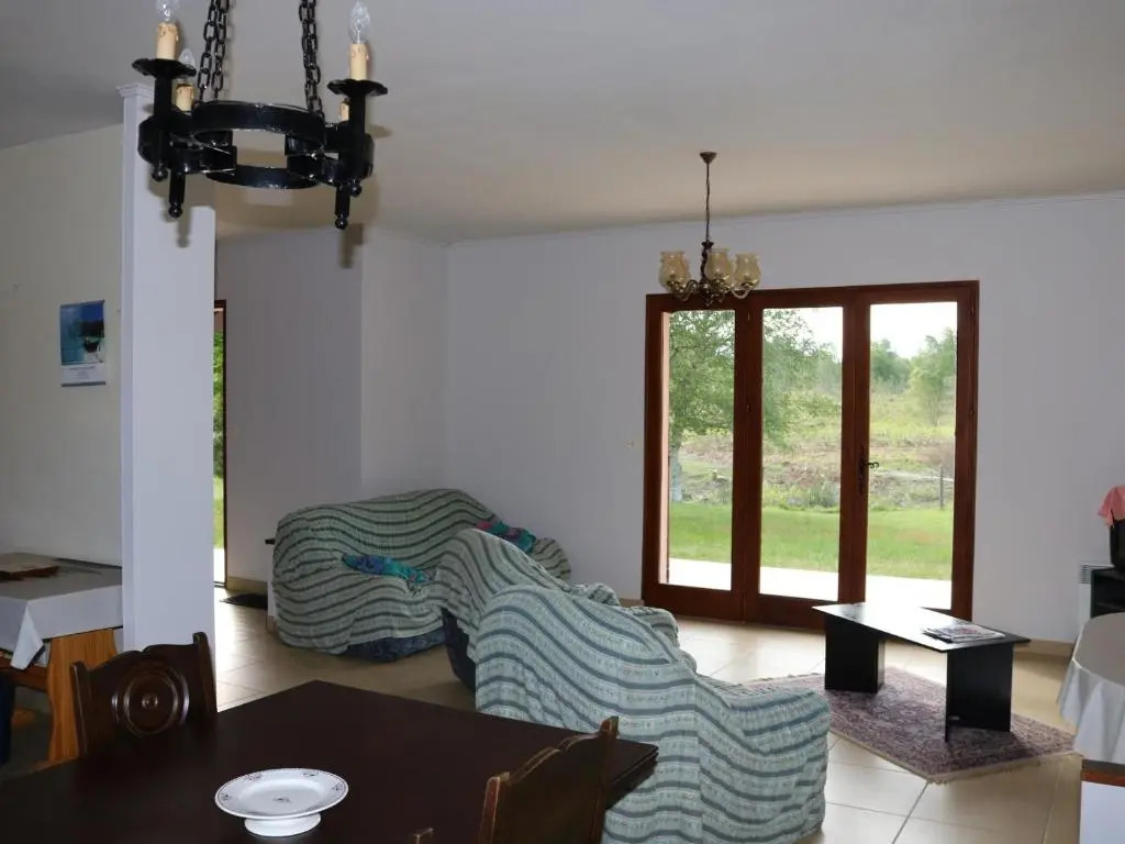 Maison Calme avec Jardin, Proche Lac et Centre, Animaux Bienvenus, Ménage Inclus - FR-1-319-408