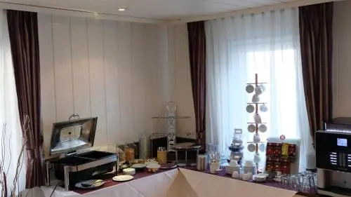 M-A-S-Hotel