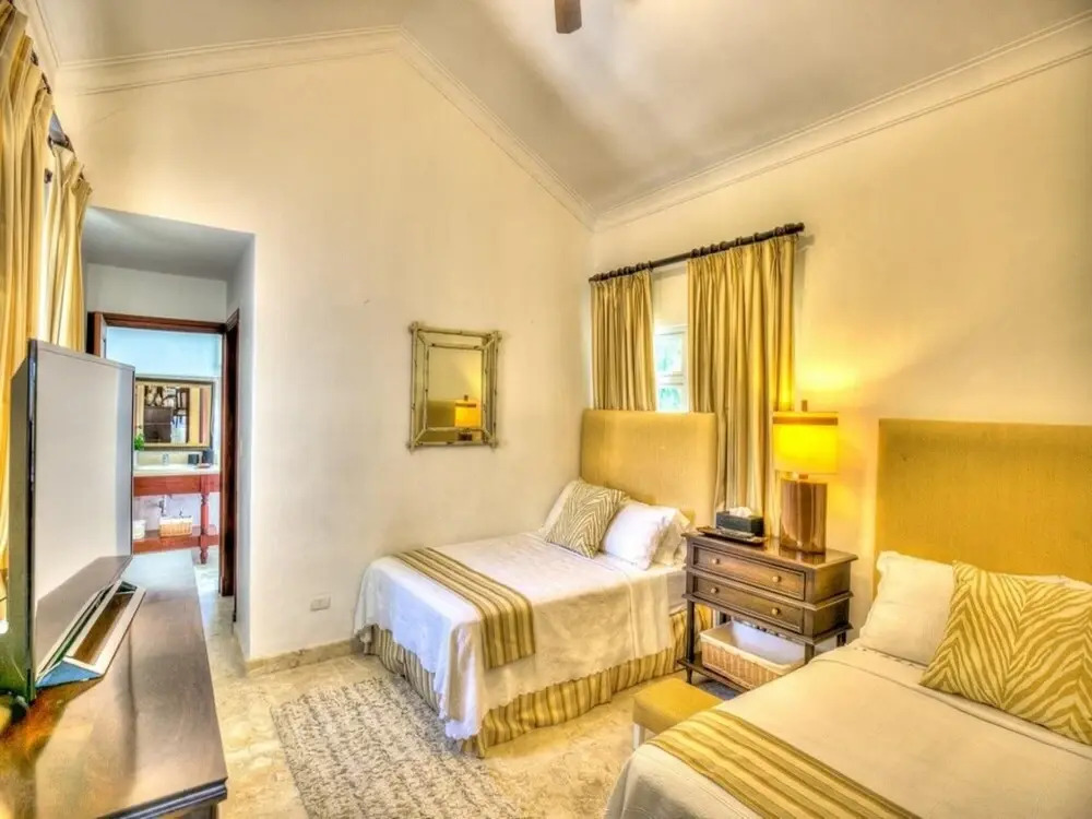 Sunny Vacation Villa 78