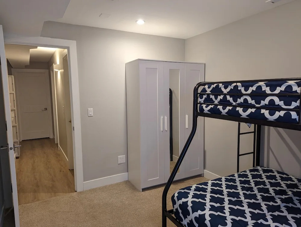 Seattle Vacation Home - The Newsroom