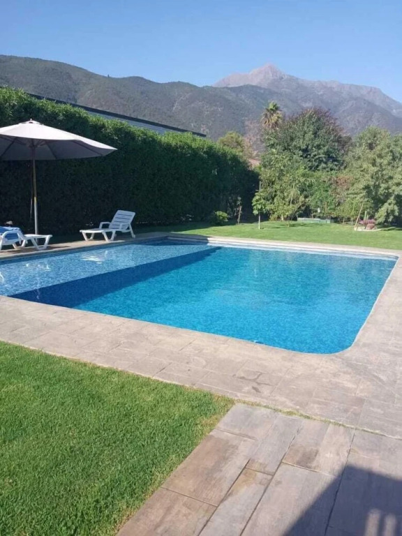 Hermosa Gran Casa con Piscina en Olmue