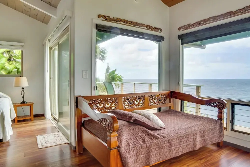 Hilo Home w/ Private Deck + Stunning Ocean Views!
