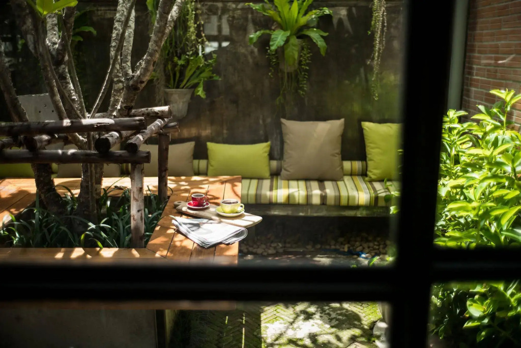 Nandha Hotel