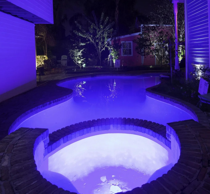 Amazing 4BR Celebrity Villa! Sleeps 8 by YouRent!