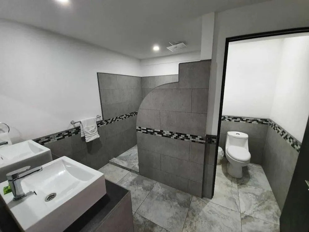 Hotel Blue Marlin - Nightclub & Sports Bar on Site