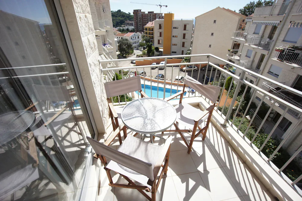Petrovac Bay Apartments