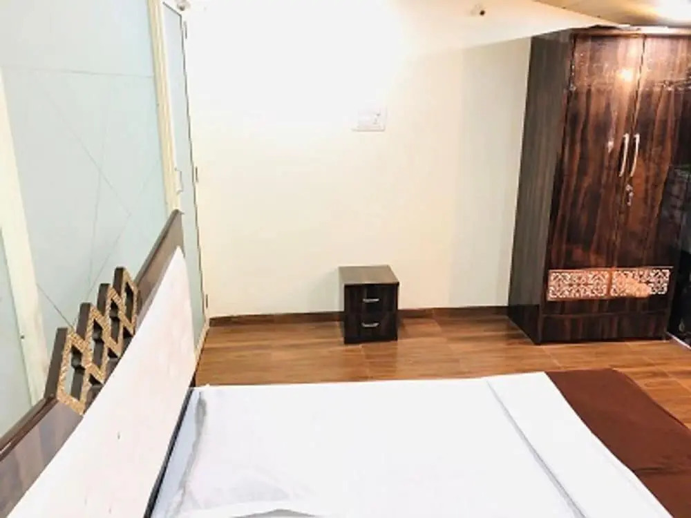 Spicy Mango Malhotra's Pristine Villa