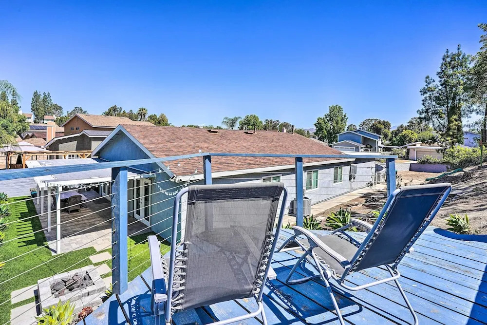Sunny Orange County Abode w/ Fire Pit & Backyard!