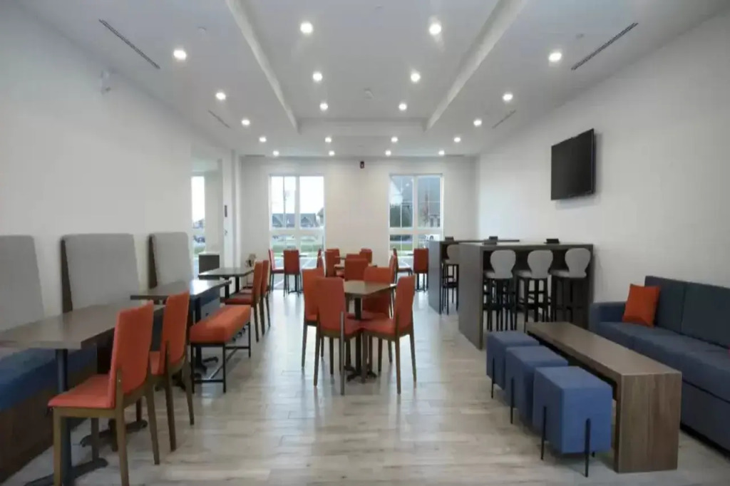 Comfort Inn & Suites