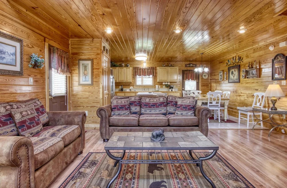 Mountain Breeze 5 Bedrooms 3 Bathrooms Cabin