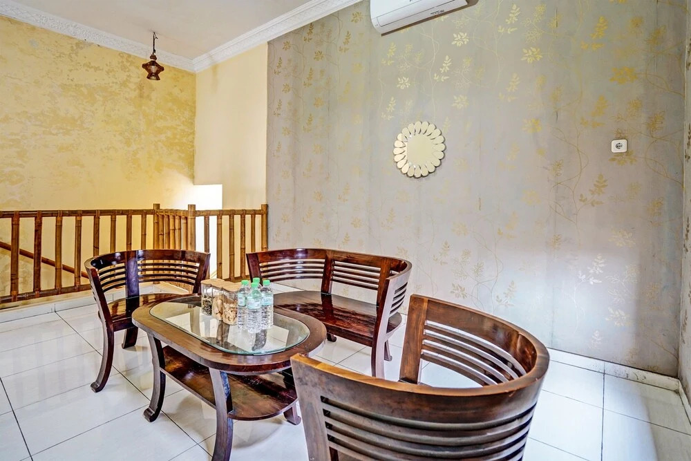 OYO Life 92030 Ef Palm Guest House Family