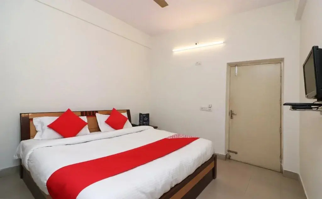 Hotel Canal View by OYO Rooms