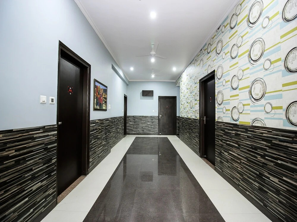 OYO 15218 Hotel Rasha Niwas