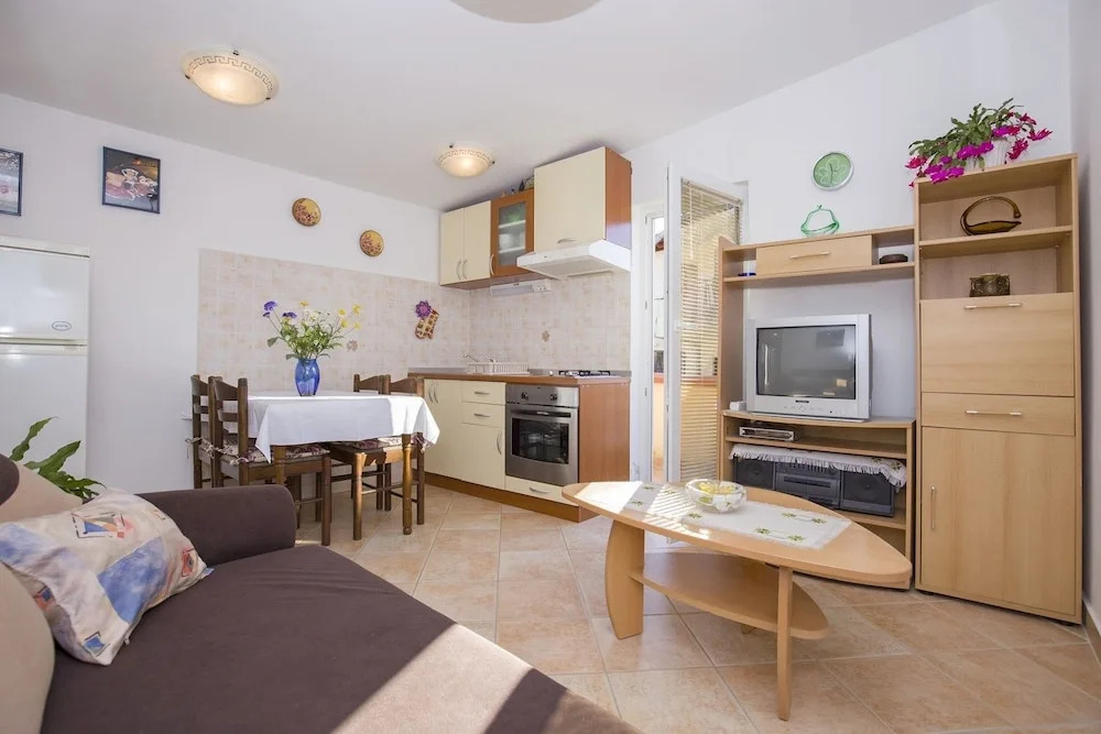 Apartment Emma Skatari